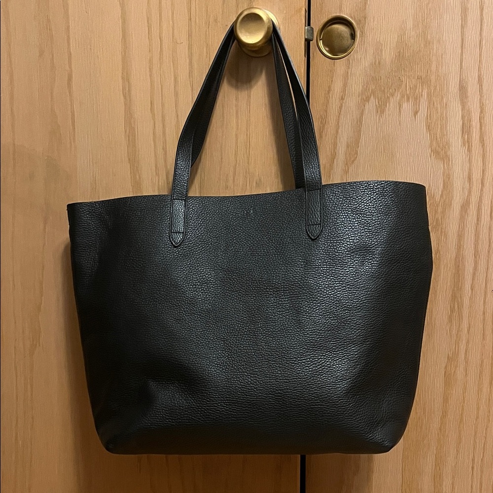 Cuyana Classic Structured Tote, Italian Black Pebbled Leather